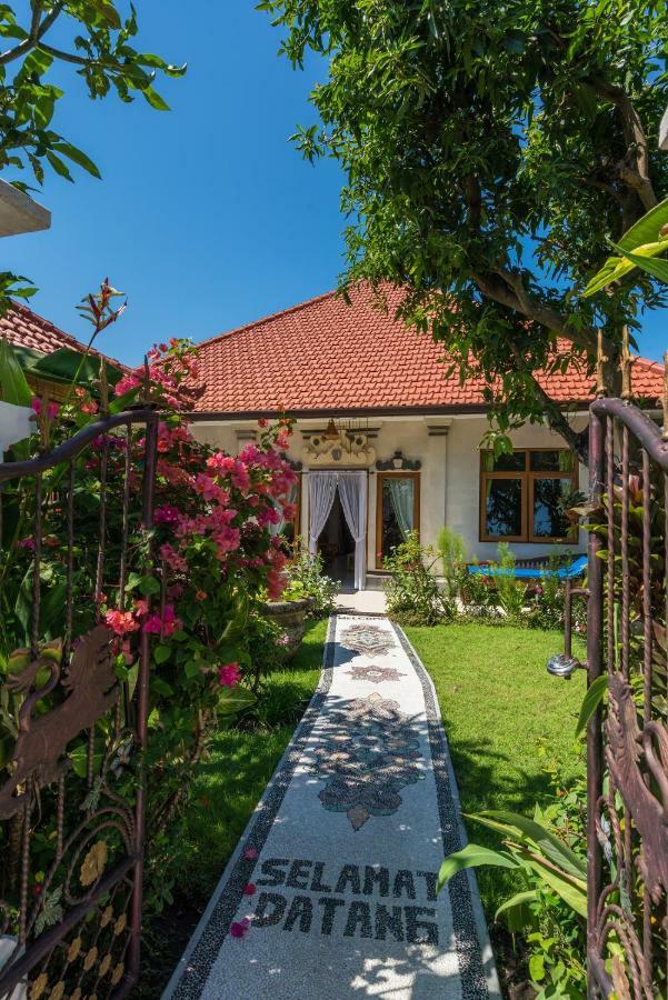 Dennis Holiday Bungalow Jasri Exterior photo